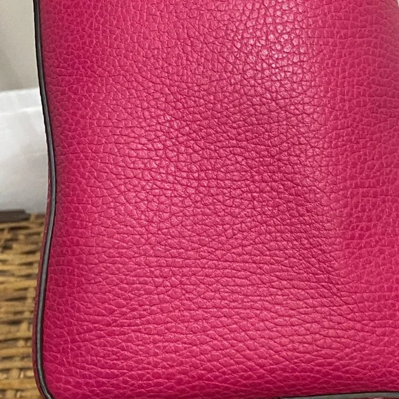 Gucci Tote - Picture 9 of 12